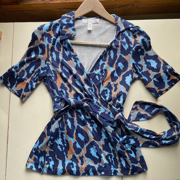 Diane von Furstenburg vintage leopard print silk wrap top - Picture 1 of 2